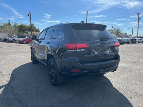 Used 2019 Jeep Grand Cherokee Altitude image 5