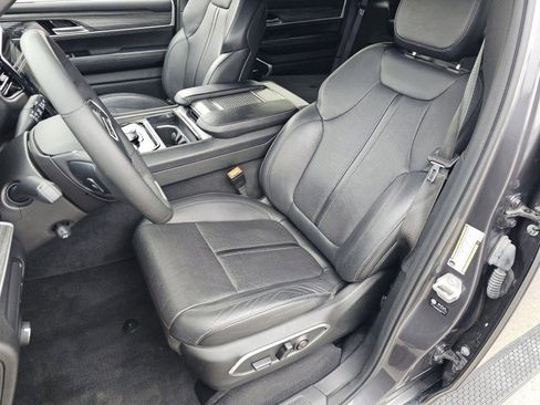 Used 2024 Jeep Wagoneer L Series II w/ Flexible Seating Group image 6