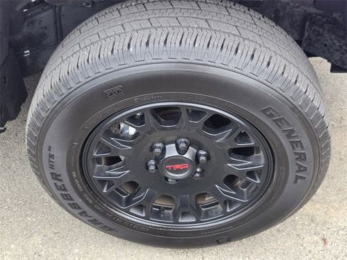 Used 2025 Toyota Tacoma SR5 image 12