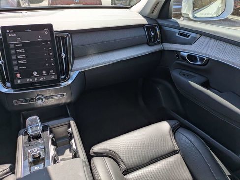 Used 2025 Volvo XC90 T8 Ultra w/ Protection Package Premier image 19