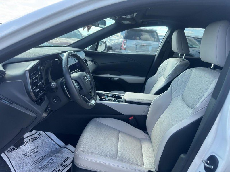 Used 2025 Lexus RX 350 Premium w/ Accessory Package AWD/4WD image 9