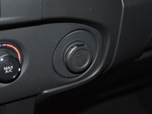 Certified 2024 Nissan Frontier SV w/ Technology Package image 13