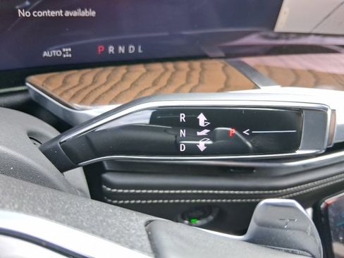 Used 2025 Cadillac Escalade Sport Platinum image 12