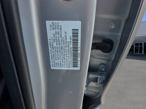 Used 2025 Honda Pilot EX-L image 39
