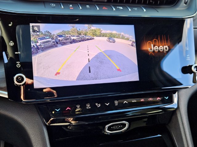 New 2027 Jeep Grand Cherokee Altitude RWD image 23