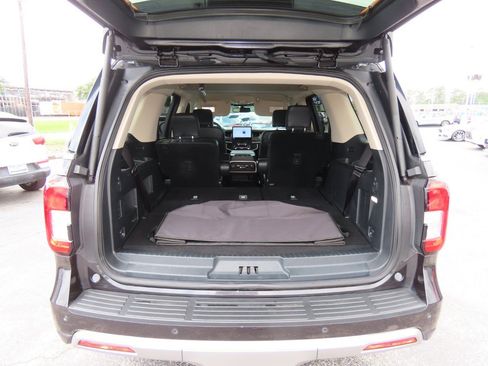 Certified 2024 Ford Expedition XLT image 13