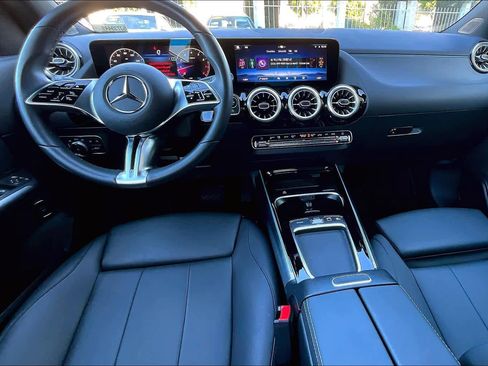 Used 2025 Mercedes-Benz GLA 250 image 15