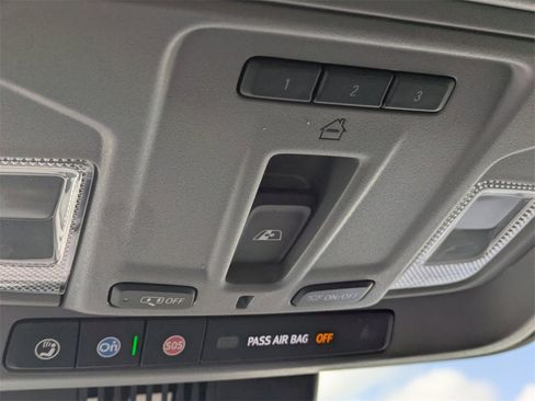 Used 2022 GMC Sierra 1500 SLT w/ SLT Premium Plus Package image 27