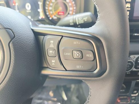 Used 2025 Jeep Wrangler Rubicon w/ Steel Bumper Group AWD/4WD image 23