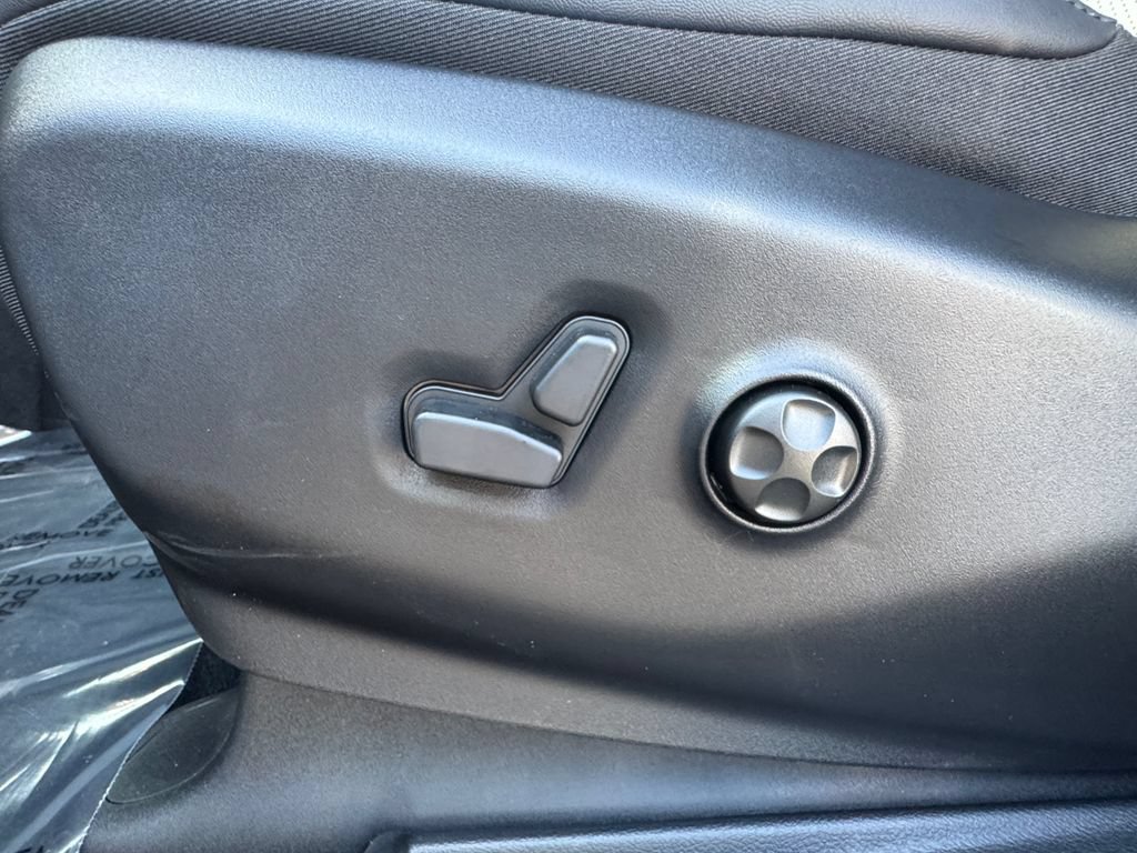 New 2027 Chrysler Pacifica Select FWD image 17