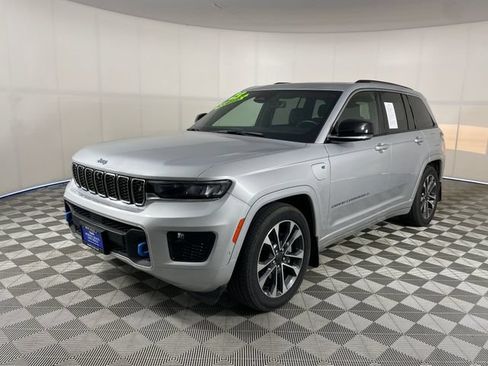 Used 2023 Jeep Grand Cherokee Overland w/ Advanced Protech Group III AWD/4WD image 1