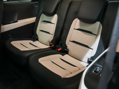 Used 2024 Mercedes-Benz GLS 63 AMG 4MATIC image 19