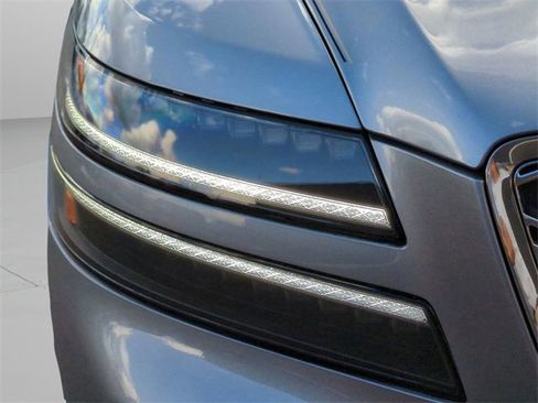 Used 2025 Genesis G80 2.5T Advanced image 11