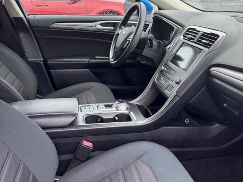 Used 2020 Ford Fusion SE FWD image 5