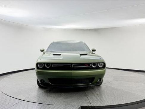 Used 2018 Dodge Challenger R/T w/ Performance Handling Group RWD image 9