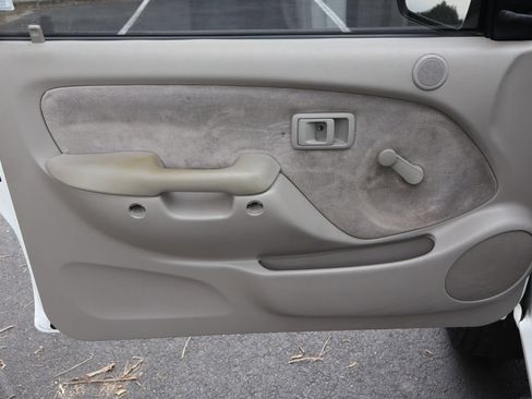 Used 2003 Toyota Tacoma 4x4 Regular Cab image 17