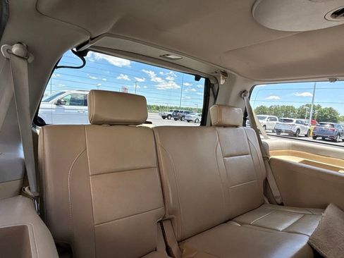 Used 2014 Nissan Armada Platinum w/ 2nd Row Captain Seat Package RWD image 31
