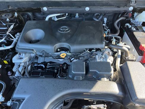 Used 2025 Toyota RAV4 XLE image 34