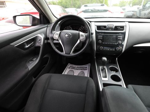 Used 2015 Nissan Altima 2.5 SV FWD image 14