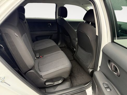 Certified 2025 Hyundai Ioniq 5 SE image 18