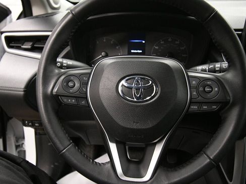 Certified 2023 Toyota Corolla Cross LE image 12