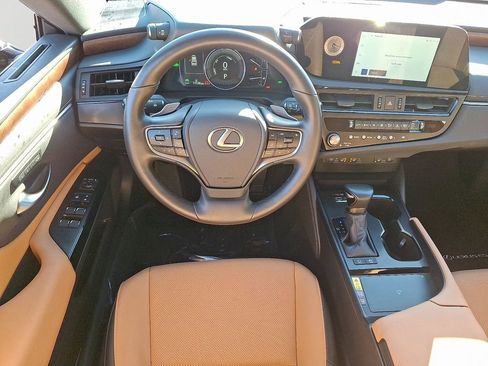 Used 2025 Lexus ES 300h w/ Premium Package image 12