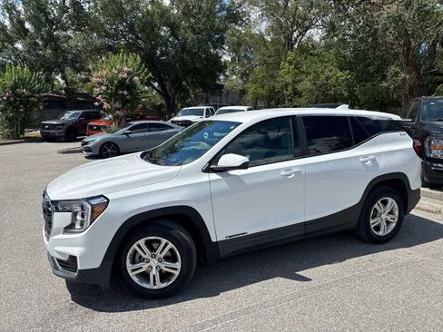 Used 2022 GMC Terrain SLE FWD image 3