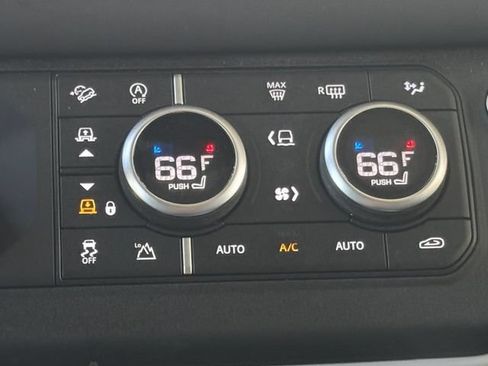 Used 2025 Land Rover Defender 110 S AWD/4WD image 5