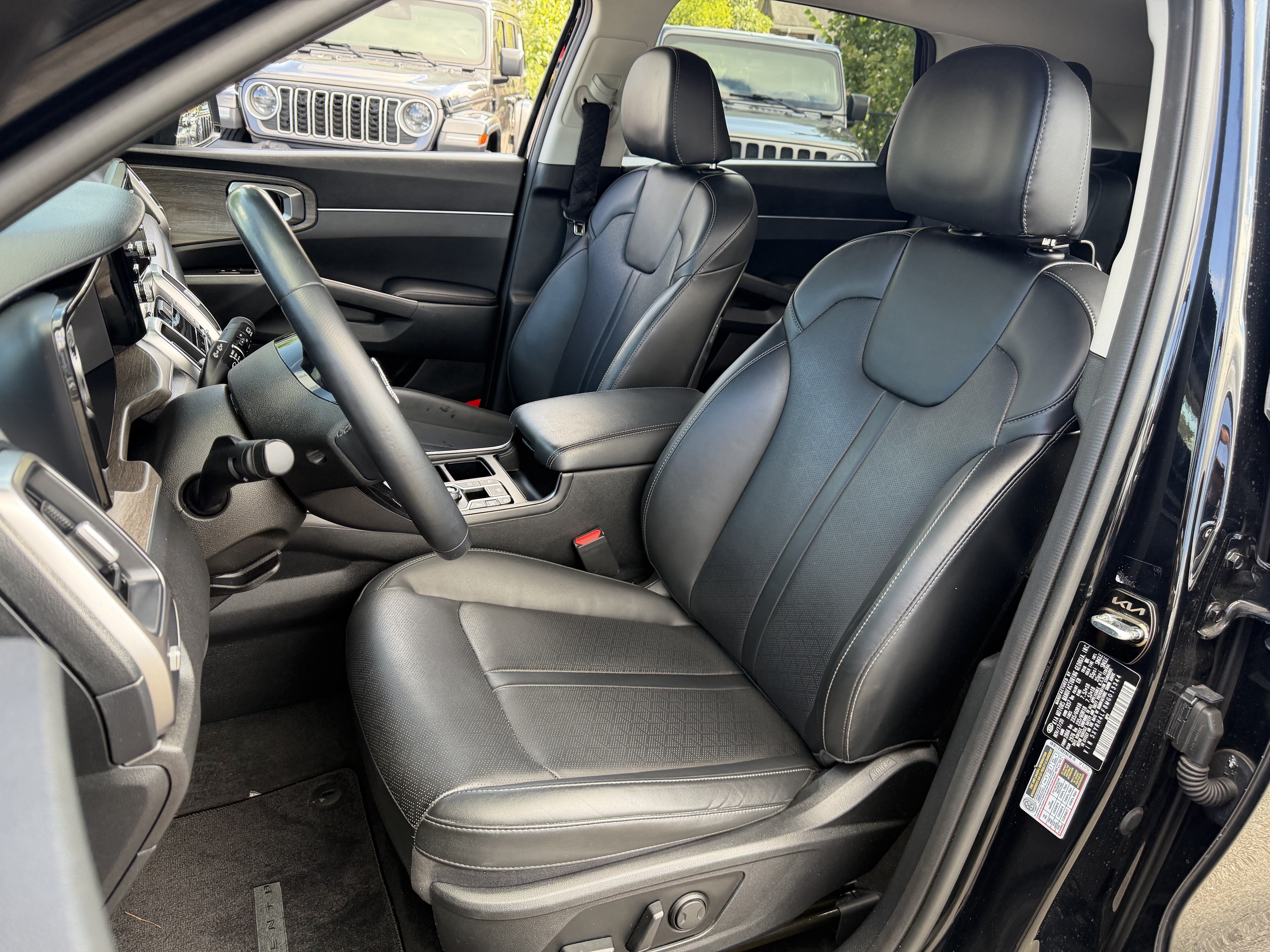 Used 2021 Kia Sorento EX FWD image 16