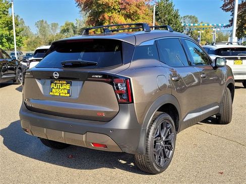 New 2026 Nissan Kicks SR image 4