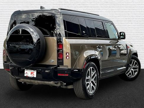 Used 2023 Land Rover Defender 110 X-Dynamic SE AWD/4WD image 6