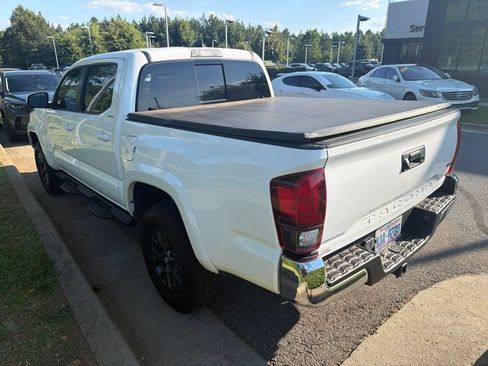 Used 2021 Toyota Tacoma SR5 RWD image 7