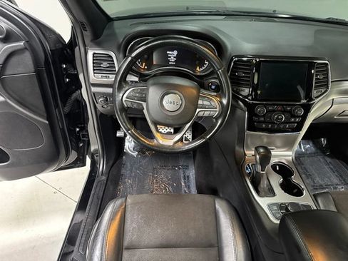 Used 2019 Jeep Grand Cherokee Altitude AWD/4WD image 17