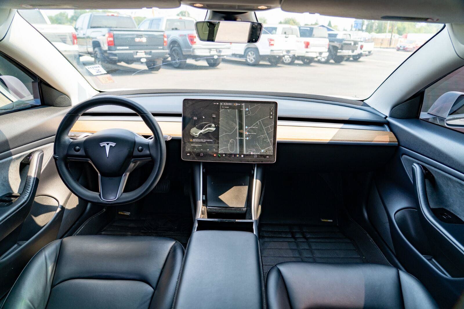 Used 2019 Tesla Model 3 Standard Range Plus RWD image 19