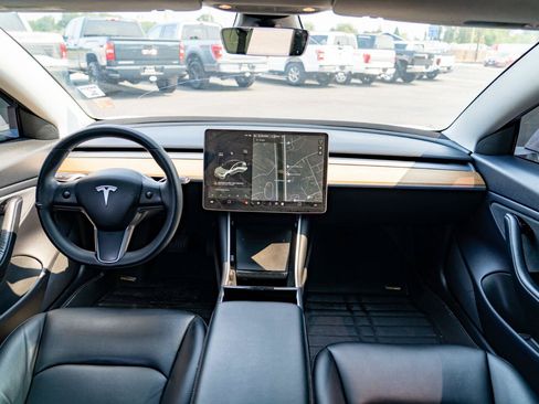 Used 2019 Tesla Model 3 Standard Range Plus RWD image 19