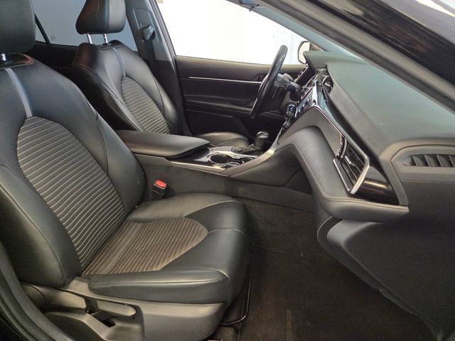 Used 2020 Toyota Camry SE FWD image 17