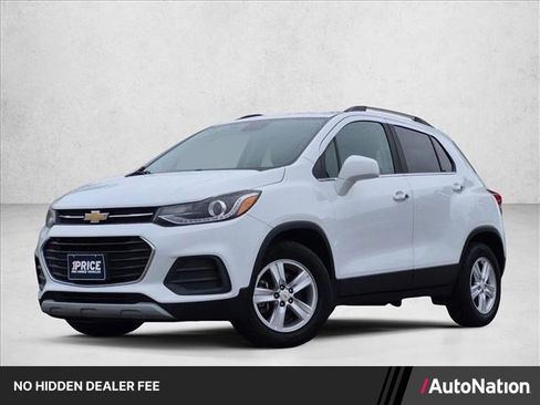 Used 2017 Chevrolet Trax LT w/ LT Convenience Package FWD image 1