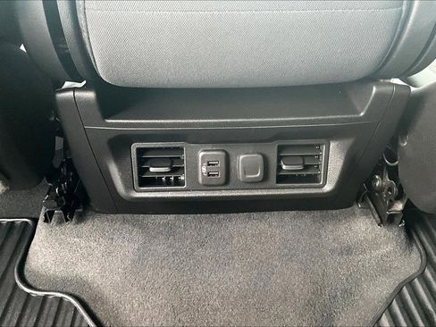 Used 2021 Chevrolet Silverado 1500 LT image 39