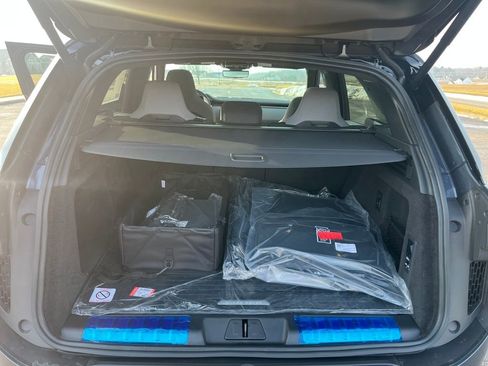 New 2026 Land Rover Range Rover Sport SV image 19