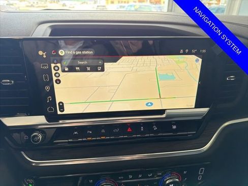 New 2026 GMC Sierra 1500 SLT image 3