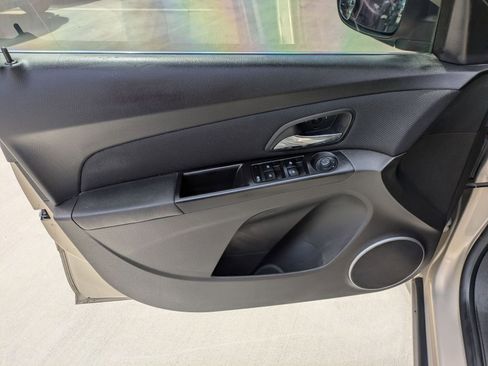 Used 2011 Chevrolet Cruze LT FWD image 10