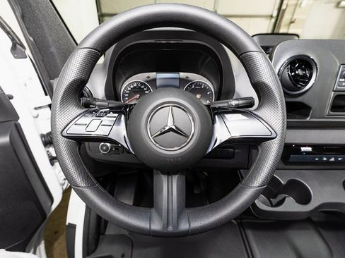 Used 2025 Mercedes-Benz Sprinter 3500 image 11