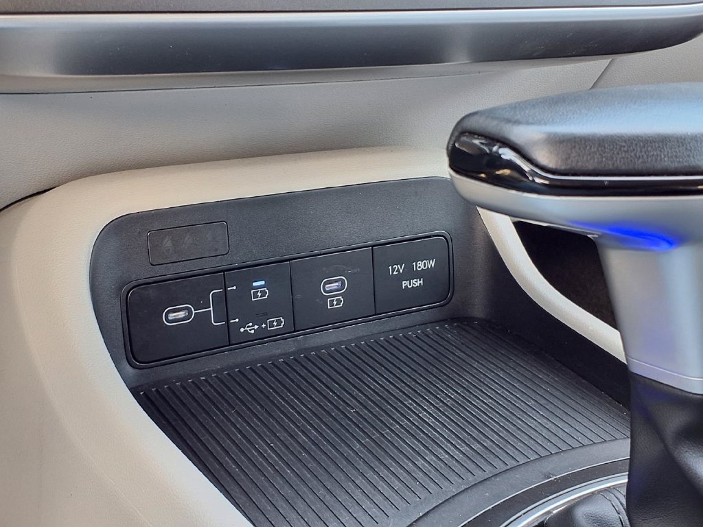 Used 2025 Hyundai Kona SEL AWD/4WD image 15