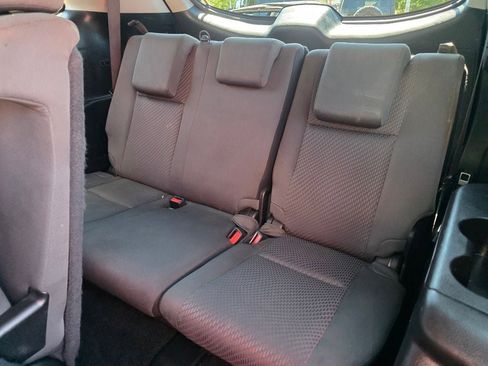 Used 2019 Toyota Highlander LE image 10