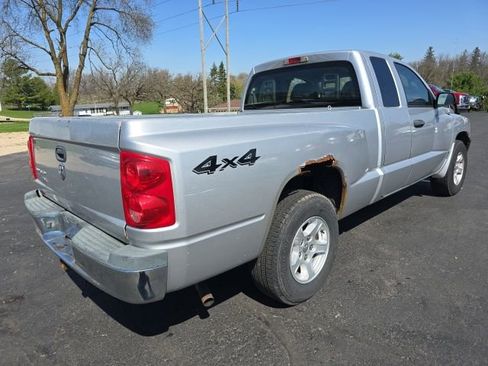 Used 2005 Dodge Dakota SLT w/ Interior Convenience Group AWD/4WD image 7