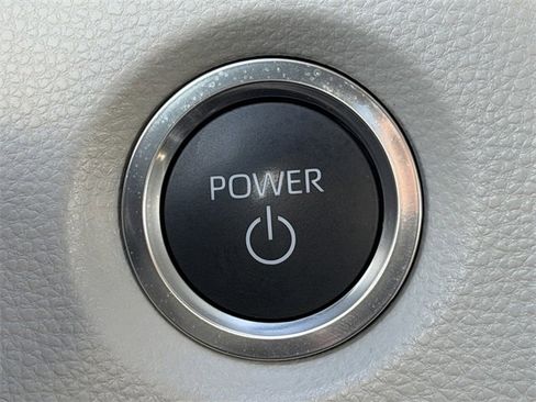 Used 2025 Toyota Corolla LE image 37