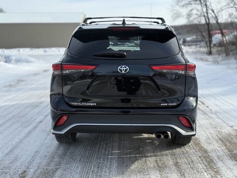 Used 2021 Toyota Highlander XSE image 6