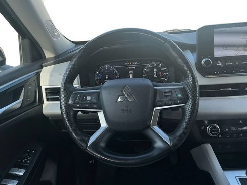 Used 2023 Mitsubishi Outlander SEL AWD/4WD image 18