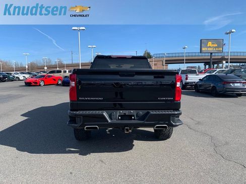 Used 2020 Chevrolet Silverado 1500 Custom Trail Boss w/ Custom Convenience Package image 6