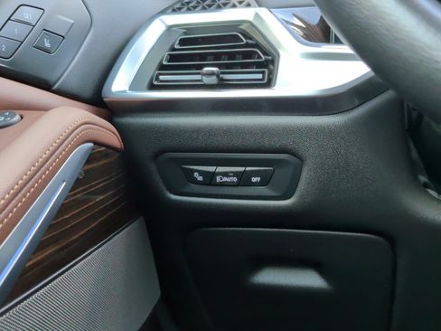 Used 2025 BMW X5 xDrive40i AWD/4WD image 26